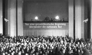 A nagyhatalmak viaskodása szakította ketté a háborúban megrendült Németországot