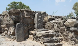 Elhunyt módjára eltemették az Apostolok templomát annak pusztulását követően