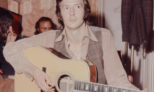 Madonna Evita-ruhájától Eric Clapton gitárjáig számos zenei ereklye cserélhet gazdát a hétvégén
