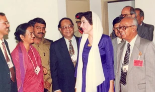 Életével fizetett hazatéréséért Pakisztán első női vezetője, Benazir Bhutto