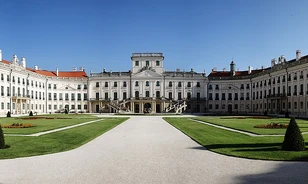 Újjászületik a fertődi Esterházy-kastély nyugati szárnya
