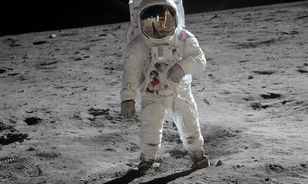 7700 dollárért talált gazdára a Buzz Aldrin holdsétáján készült fotó