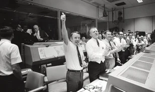 „Houston, baj van” – az Apollo–13 legénységének küzdelme a túlélésért