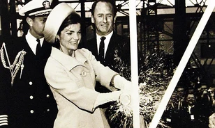 Férje méltó párja volt az ország vezetésében a „köztársaság királynője”, Jacqueline Kennedy