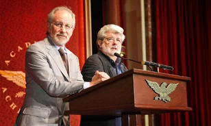 Űrmeséjével történelmet írt, ám erről csak hawaii nyaralásán értesült George Lucas 