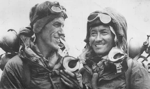 Méhészből lett profi hegymászó a Mount Everest első meghódítója