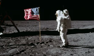 Földön túli amerikai örömmámor, avagy így hódította meg a Holdat az Apollo–11 legénysége