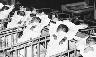 Az orvostudomány csodájaként ünnepelték a világ első lombikbébijét 
