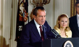 A Watergate-botrányból nem volt kiút, a lemondás mellett döntött Richard Nixon