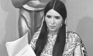 Elhunyt Sacheen Littlefeather színésznő, aki az Oscar-gálán szólalt fel az indiánokért