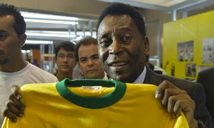 Gúnynevén lett világhírű a rekordokat döntő futballvirtuóz, Pelé