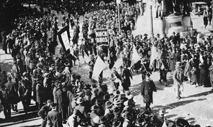 A hátországban lezajlott forradalom nyomán kért végre fegyverszünetet Németország 1918-ban