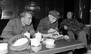 Népszerű maradt Mao országában a végletekig lojális háttérember, Csou En-laj