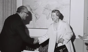 Pártoktól függetlenül maradt az elnyomottak szószólója Simone de Beauvoir