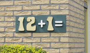 Jól fizető babonaság: péntek 13-a