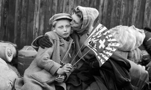 Így próbálták hazacsalni Kádárék az 1956-os menekülteket