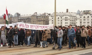 Ragyogó képek a 20. század március 15-i ünnepségeiről