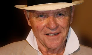Vespasianus római császárt alakítja Anthony Hopkins az új Gladiátor-sorozatban