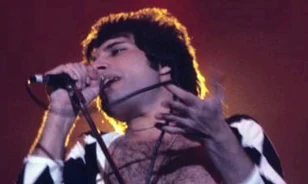 Másfélezer Freddie Mercury-ereklye kerül kalapács alá az ősszel