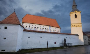 Feltárulnak a székelyderzsi erődtemplom titkai