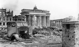 Fülsiketítő csönddel zárult Berlin ostroma