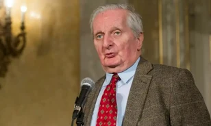 Elhunyt Pomogáts Béla író, irodalomtörténész doktor