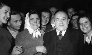 Közel 60 fényképalbum őrzi Rákosi Mátyás hatvanadik születésnapját