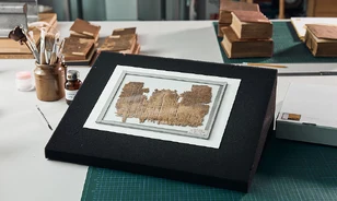 Az egyiptomi Ptolemaioszok idején már könyveket készíthettek papiruszból