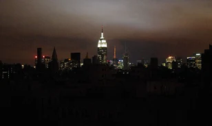 Háborús övezetté váltak New York utcái a „rémület éjszakáján”