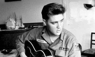 Fenekestül felforgatta a zene világát a Király, Elvis Presley