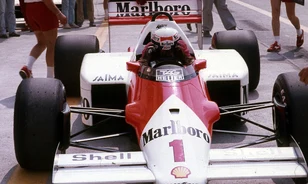 Hiába nyűgözte le Ecclestone-t a város, mégsem jöhetett Budapestre a Formula–1