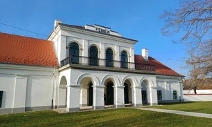 A magyar lótenyésztés aranykora elevenedik meg Fenékpusztán