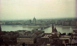 Tizennégy évig Budapesten is állt egy kilenclyukú híd