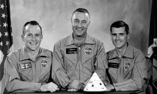 Három kráter őrzi a tragikusan elhunyt Apollo-1 legénység emlékét a Holdon