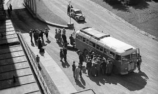 „Meseautóknak” és „üvegpalotáknak” tűntek az Ikarus híres 30-as autóbuszai