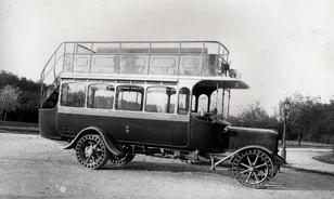Megállója sem volt a főváros első buszjáratának