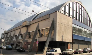 A főváros egyik első gőzfürdője állt a Komjádi Sportuszoda helyén