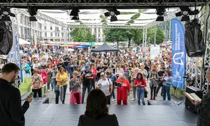 Olvasási szokásokról tart pódiumbeszélgetést a Fővárosi Szabó Ervin Könyvtár a könyvhéten