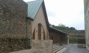 Nagy tekintélyű professzor távozása után kezdett el hanyatlani az első magyar egyetem