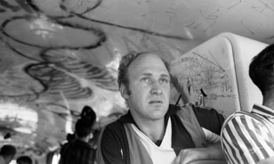 Még a saját halálát is megrendezte Ken Kesey, a Száll a kakukk fészkére írója