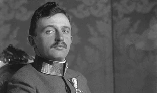 Ágyúdörgés és harangzúgás kísérte az utolsó Habsburg uralkodó koronázását