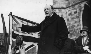 Félezer kilométert gyalogolt a szabadság felé Winston Churchill