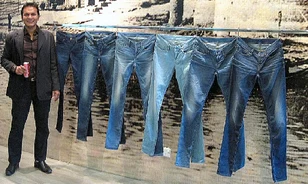 Munkaruhából vált mindennapos viseletté a Levi Strauss által megálmodott farmer