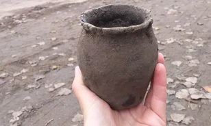 Játékokat is találtak a Dunavecsén feltárt római kori sírokban