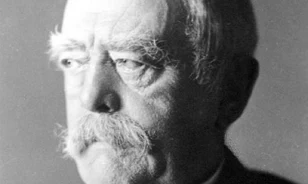 A vaskancellár árnyéka: Bismarck és Gladstone rejtett háborúja