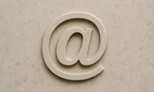 Az @ jel története: az amforáktól az online identitásig