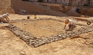 Ősi titkok a Saint-Bénigne apátság kertje alatt