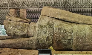 Arany- és ezüsttárgyak rejtőztek egy 1300 éves Buddha-szobor alatt – lenyűgöző régészeti felfedezés Thaiföldön