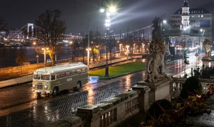 Több mint 50 éves Ikarusokkal utazhatunk a téli hétvégéken Budapesten