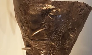 Bronzkori ezüstserleg őrzi a világegyetem születésének legkorábbi ábrázolását
